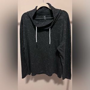 International Concepts. Mock Neck Short Sleeve. Size L